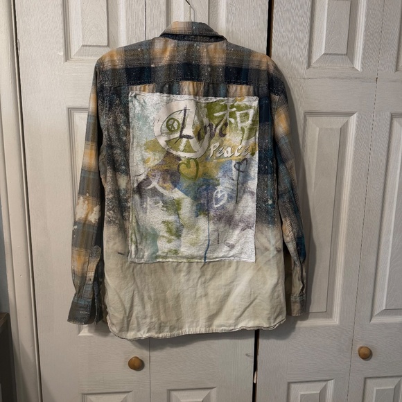 Handmade American Eagle Boho Upcycled Graphic Peace Bleached Flannel - Size XL - Picture 4 of 5